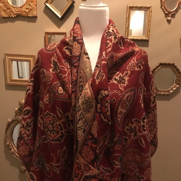 Beautiful wrap - Picture 2 of 3